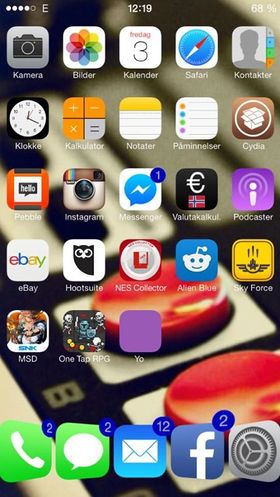 Magnus Eide Sandstad er en av de få som har jailbreaket iPhonen sin. Dette har latt han dytte inn én ekstra app i hver rad.