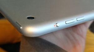 Denne lille knappen (med den lillerød prikken) kan det hende Apple fjerner for godt i neste iPad-modell.
