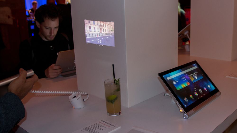 projector make & # XF8, r also & # xE5; better impression the m & # XF8; darker it is in the room. 