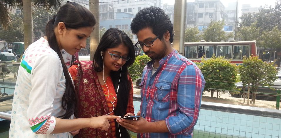 I Bangladesh har Telenor-kontrollerte Grameenphone eksempelvis et tilbud der Facebook-bruk over mobilen ikke belaster datakvoten til abonnenten.
