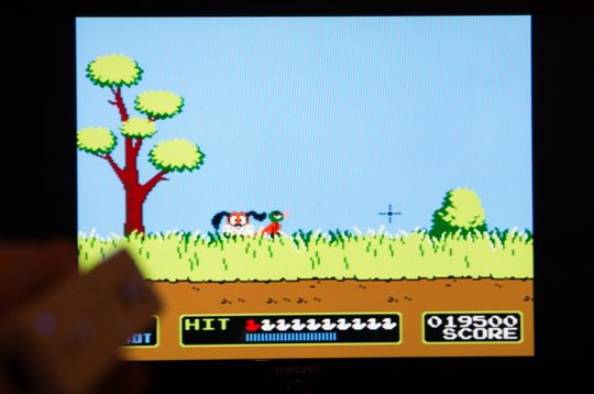 Her ser du Duck Hunt spilt, med Wii-mote som «zapper»-pistol.