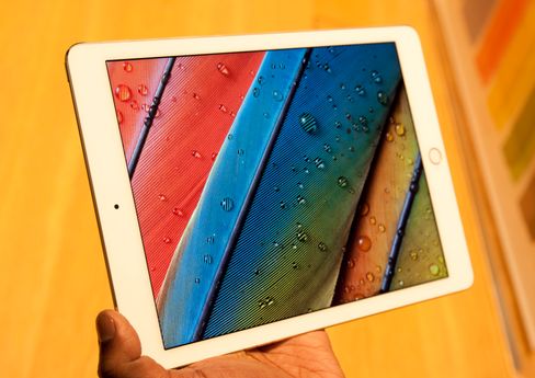 Bildekvaliteten i den nye iPad Air 2-skjermen opplever vi som meget god. Den virker til tider nesten matt, samtidig som den stadig er sylskarp og har god fargegjengivelse.
