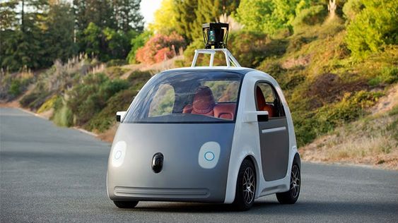 Fremtidens biler vil kanskje ikke ha ratt, og da er det greit at ting fungerer som det skal. Her er Googles selvkjørende prototype.