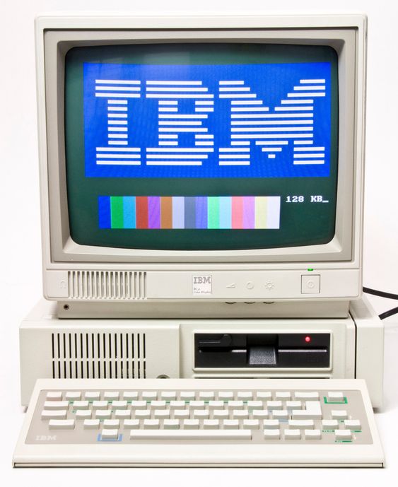 IBM PCjr fra 1984, en av de første maskinene med BIOS-konfigurasjonsmeny.