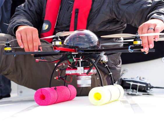 Her er dronen til brukte til opptakene, et hexakopter (6 propeller).