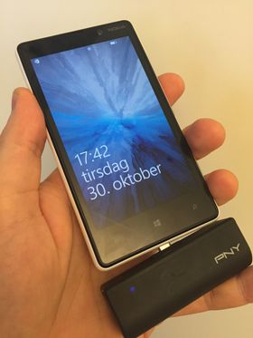PNY DCM2200 på en Nokia Lumia 820 funket greit.