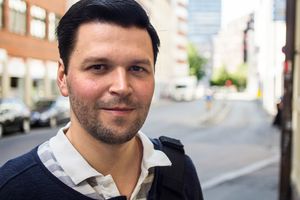 Fredrik Tveit fra Nettbureau mener det offentlige kan gjøre en vel så god jobb som premissleverandør.