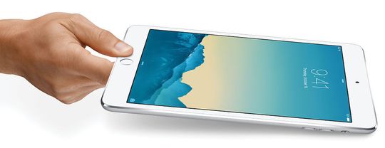 ENDRET MED IPAD I 2010: Da Steve Jobs avduket iPad i 2010, forandret Apple tidspunktet fra 9:42 til 9:41. Den lille justeringen har ingen åpenbar forklaring.