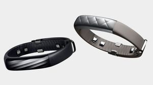 Jawbone UP3 kommer i to utførelser.