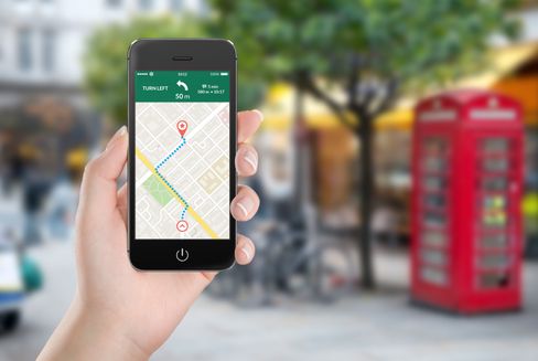 De første GPS-mottakerne i mobiltelefoner brukte vinter og vår på å koble til. Med såkalt assistert GPS går det langt fortere - telefonen får nemlig et hint om hvor den er fra mobilnettverket.