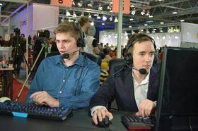 Sindre «SmiileyGuy» og Wirkola og Eskil «Fearsome» Uggen kommenterte League of Legends-finalen.