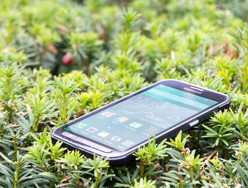 Galaxy S5 Active er vanntett og trives svært godt utendørs.