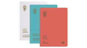 Passet kommer i tre ulike utgaver - hvitt for utlendinger, blått for diplomater og rødt for alle andre.