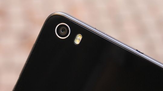 Kameraet er det Sony som har utviklet. Det tar greie bilder også i svak belysning. Honor 6 har også fotolys.