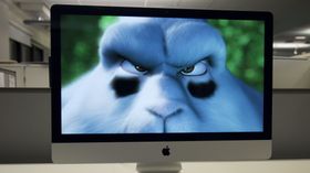 Den gamle skjermen skal ifølge rykter erstattes av en ny 5K-skjerm lik den som sitter i dagens iMac, her avbildet.