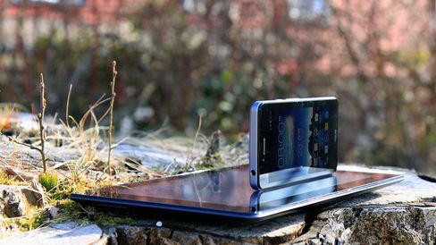 Asus PadFone Infinity var en av de første telefonene som brukte Sharps nye IGZO-teknologi.