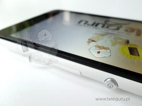 Sony beholder sølvknappen på Xperia E4.