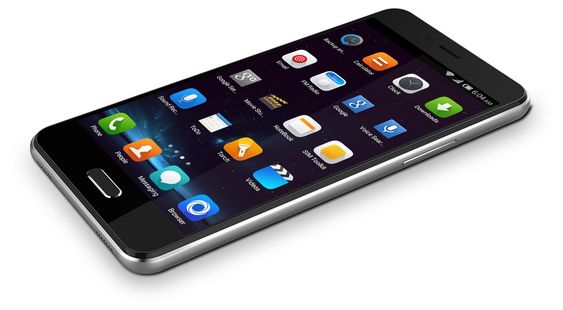 Slik ser nye Elephone P5000 ut. Til tross for at batteriet er nesten dobbelt så stort om i de fleste av konkurrentene, er telefonen bare 9,3 millimeter tykk.