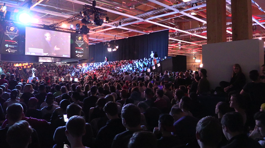 Bare en liten del av de som møtte opp for å få se Counter-Strike: GO under årets DreamHack Winter.