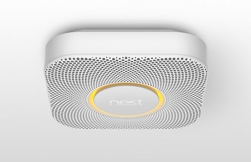 Nest Protect er en smart røykvarsler som varsler deg om hvor det brenner, men disse er fortsatt ganske dyre og selges ikke i alle markeder.