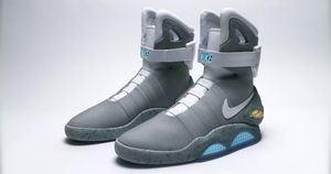 I 2011 laget Nike et par framtidssko, men utelot den viktigste funksjonen - selvknyting. I år har de lovet å gjøre opp for seg.
