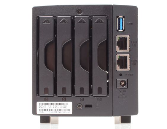 Synology DS414slim sett bakfra.