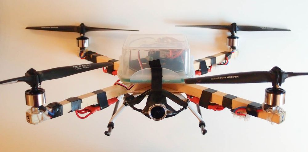 Solheims første selvbyggerdrone, klar for flyvning.