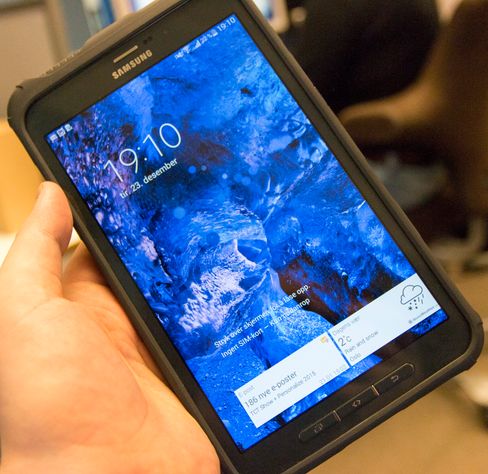 Låsekjermen på Galaxy Tab Active. Skjermkvaliteten kunne vært bedre. Spesielt med tanke på prisen.