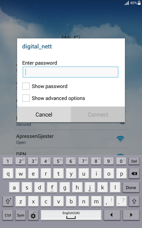 Et litt annerledes tastatur enn vi er vant til møter oss ved første oppstart. Her kan du også skrive inn med pennen, og få tekstgjenkjenning.