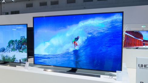Samsung JU7005.