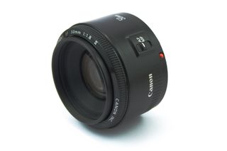 Thrifty Fifty: Canon EF 50mm f/1.8 II.