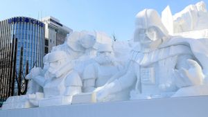 Sculpture-Star-Wars-Sapporo-2015.300x169