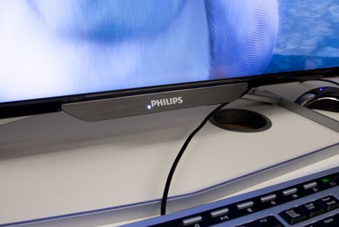 Irriterende LED-lys nederst på skjermen.