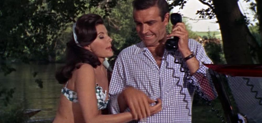 James Bonds første mobiltelefon var fastmontert i en Bentley.