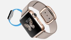 Apple vil oppfordre folk til å bestille Apple Watch på Internett i stedet for å oppsøke butikkene.