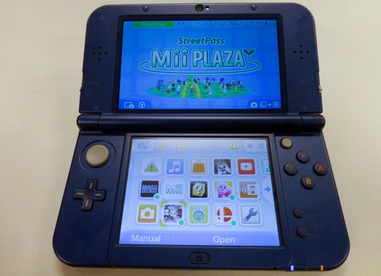Den er ikke veldig ulik den gamle #DS XL-en i form. (Foto: Jens Erik Vaaler, Gamer.no).
