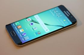 Foreløpig er det bare Galaxy S6 som støtter Samsung Pay.