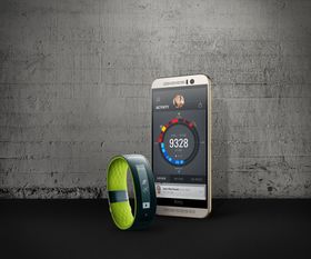 HTC Grip og HTC One M9.