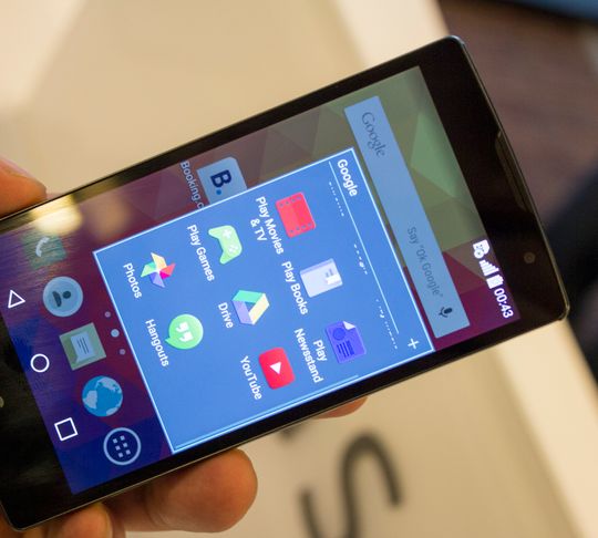 Det er Android 5.0 og LGs menyer som pryder skjermen. De går stort sett raskt og fint.