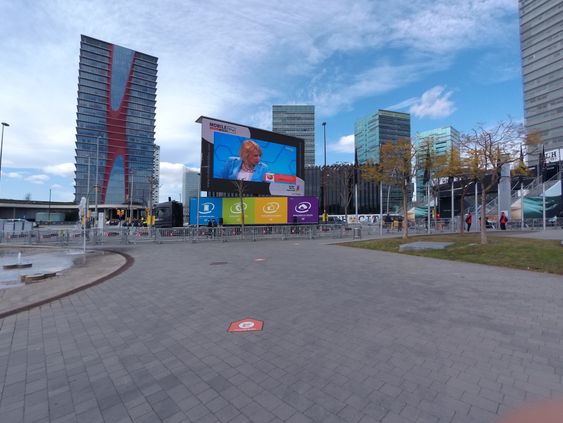 I godt lys blir bildene gode, spesielt om det er snakk om (by)landskap.