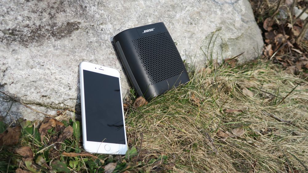 Du kan ta med mobilen et stykke unna høyttaleren uten at signalet forstyrres.