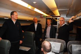 Nyheten om mobilsatsingen på Jernbanen ble kunngjort av samferdselsminister Ketil Solvik-Olsen (f.v.), Sverre Kjenne, direktør for Signal og Tele i Jernbaneverket, dekningsdirektør Bjørn Amundsen i Telenor og Jan Christiansen, prosjektdirektør IT i NSB Persontog.