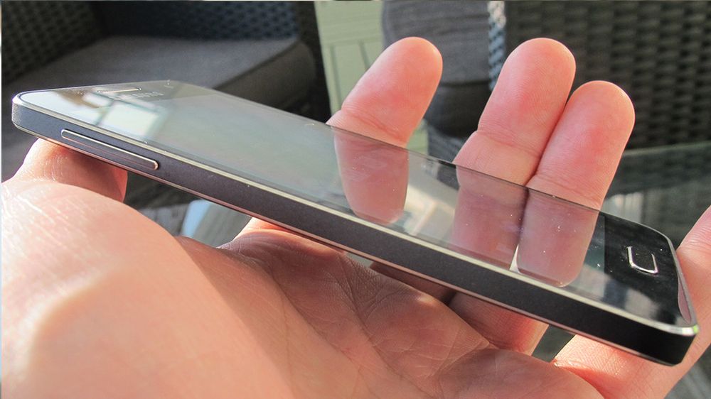 Galaxy A3 har medium kraftig maskinvare, men er også lettdrevet.