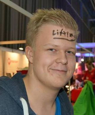Vebjørn Land i Atraxy.