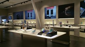 Nå kan du selv ta de nye Samsungmodellene i øyensyn.