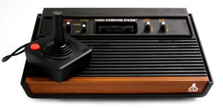 Atari 2600, spillkonsollen Bushnell var med på å skape (Foto: Creative Commons).