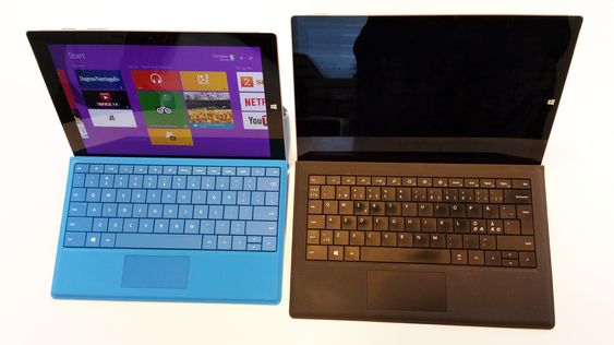 Microsoft Surface 3 Pro (til høyre) har fått en lillebror. Den er atskillig rimeligere, men kjører likevel full Windows 8.1, og har samme skjermpenn som Pro-modellen.