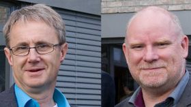 Dekningsdirektør Bjørn Amundsen i Telenor og dekningssjef Tommy Johansen i Telia er fornøyd med at den nye Apple-mobilen støtter bruk av tre samtidige frekvensbånd. (Montasje)