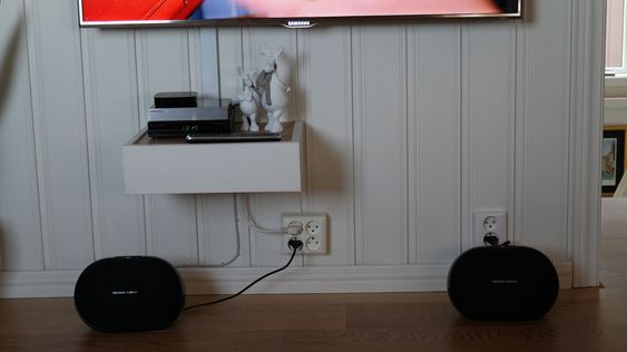 Du kan bruke to høyttalere som stereopar.