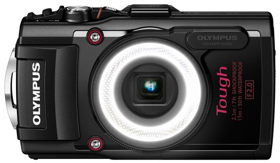 VANNTETT: Olympus lover at det nye allværskameraet Tough TG-4 skal kunne brukes ned til 15 meters dyp.